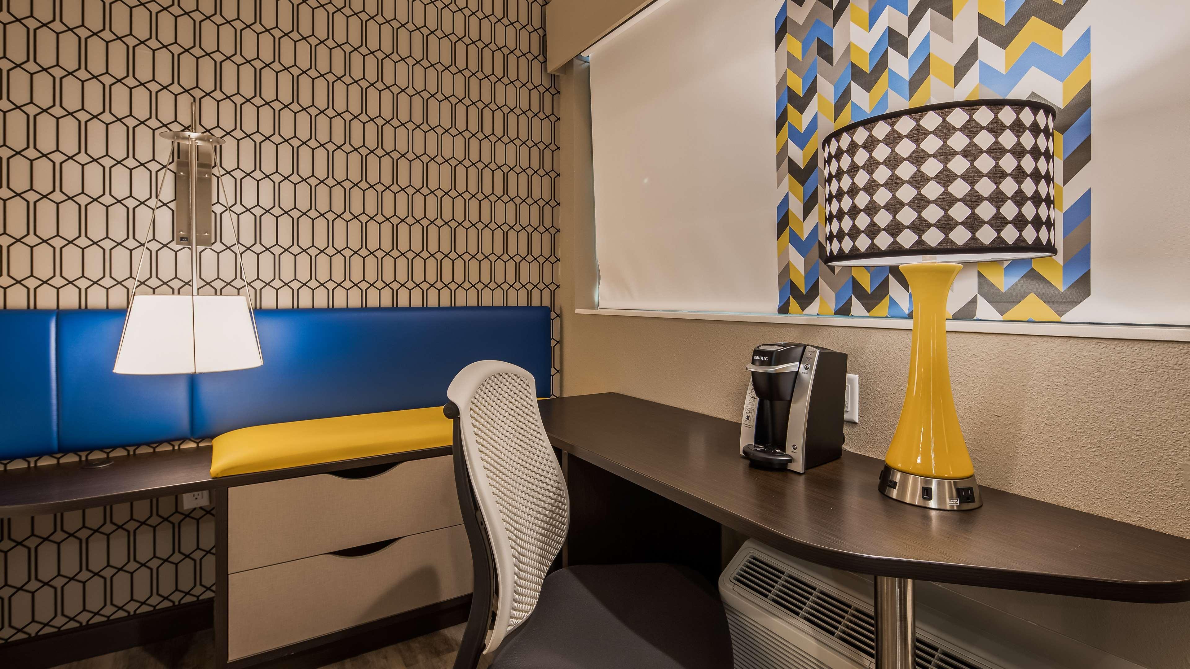 Glo Best Western Tulsa-Catoosa East Route 66 Eksteriør billede